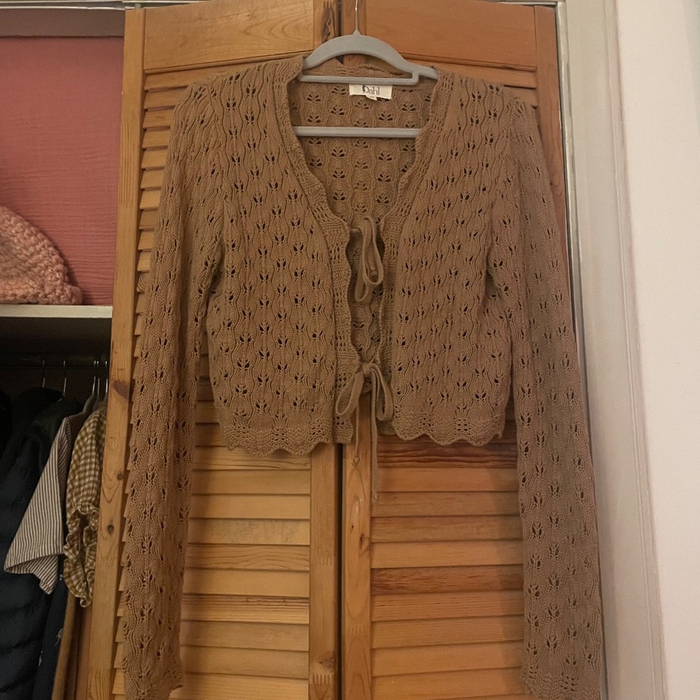 BOTH SOLD/ Shop Dahl Cardigan - Picture 5 of 5